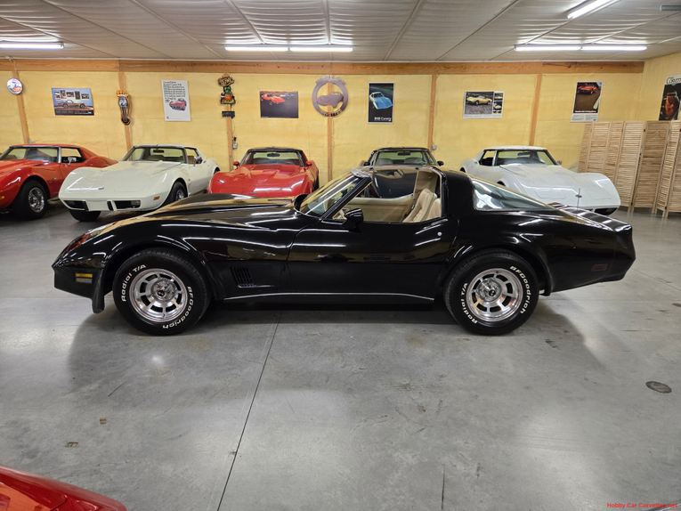 Chevrolet-Corvette-1980-Black-Tan-37