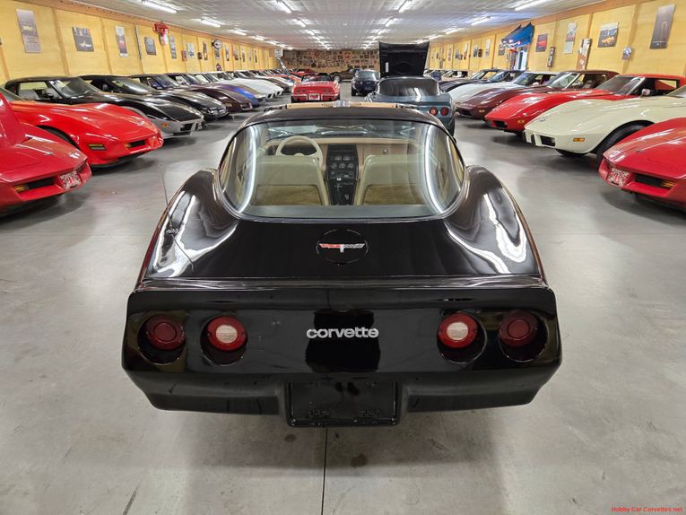 Chevrolet-Corvette-1980-Black-Tan-39