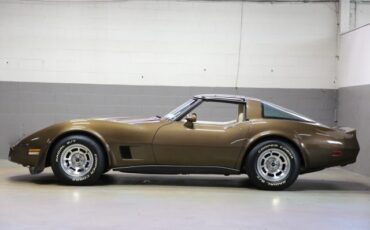 Chevrolet-Corvette-1980-Coupe-1