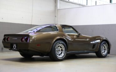 Chevrolet-Corvette-1980-Coupe-15