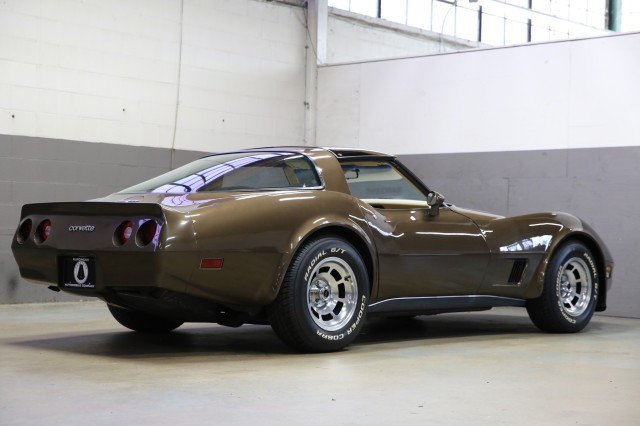 Chevrolet-Corvette-1980-Coupe-15