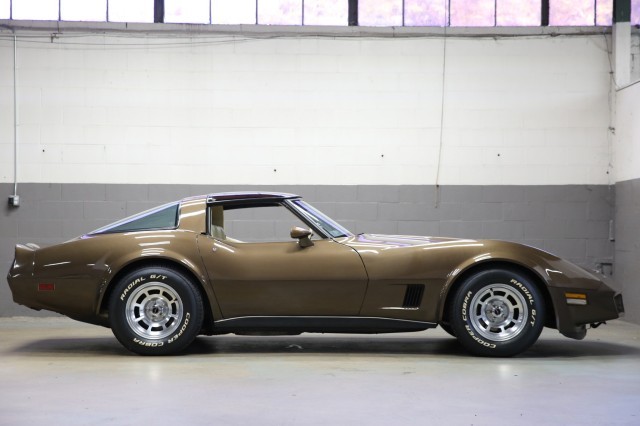 Chevrolet-Corvette-1980-Coupe-3