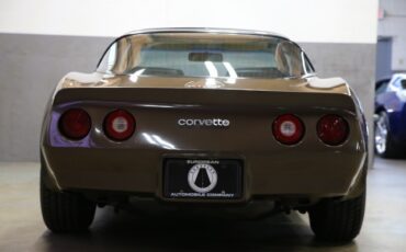 Chevrolet-Corvette-1980-Coupe-4