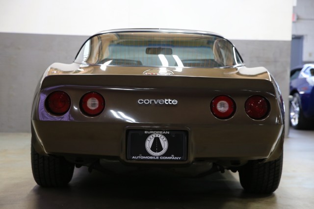 Chevrolet-Corvette-1980-Coupe-4