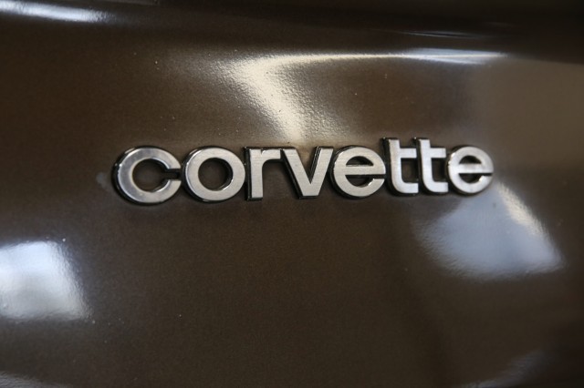 Chevrolet-Corvette-1980-Coupe-5