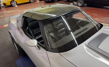 Chevrolet-Corvette-1981-Coupe-10
