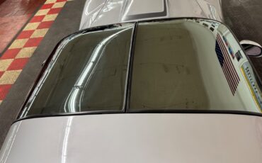 Chevrolet-Corvette-1981-Coupe-11