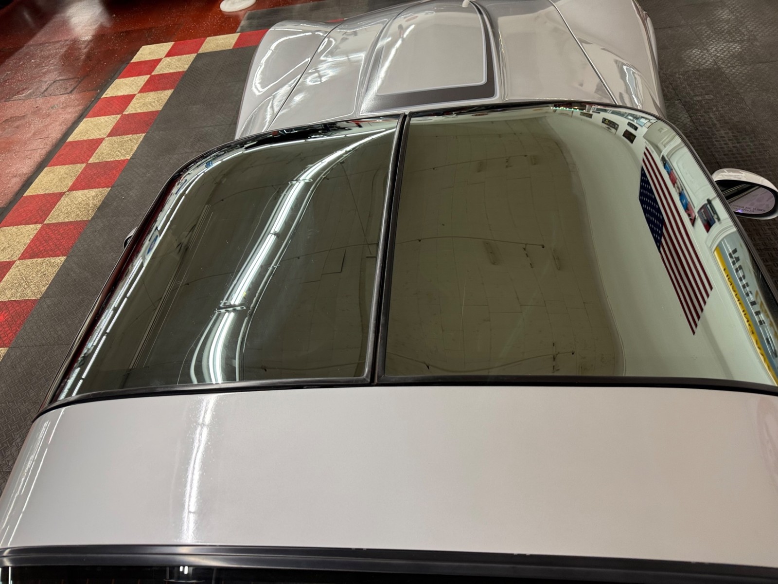 Chevrolet-Corvette-1981-Coupe-11