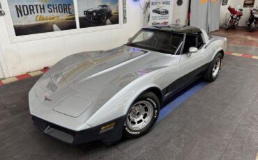 Chevrolet-Corvette-1981-Coupe