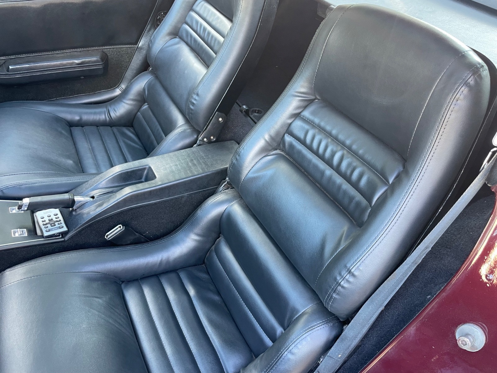 Chevrolet-Corvette-1981-Coupe-16