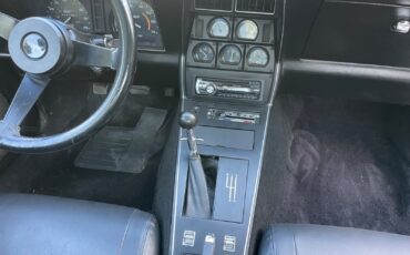 Chevrolet-Corvette-1981-Coupe-17