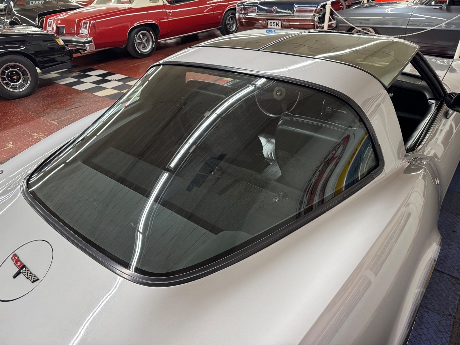 Chevrolet-Corvette-1981-Coupe-18