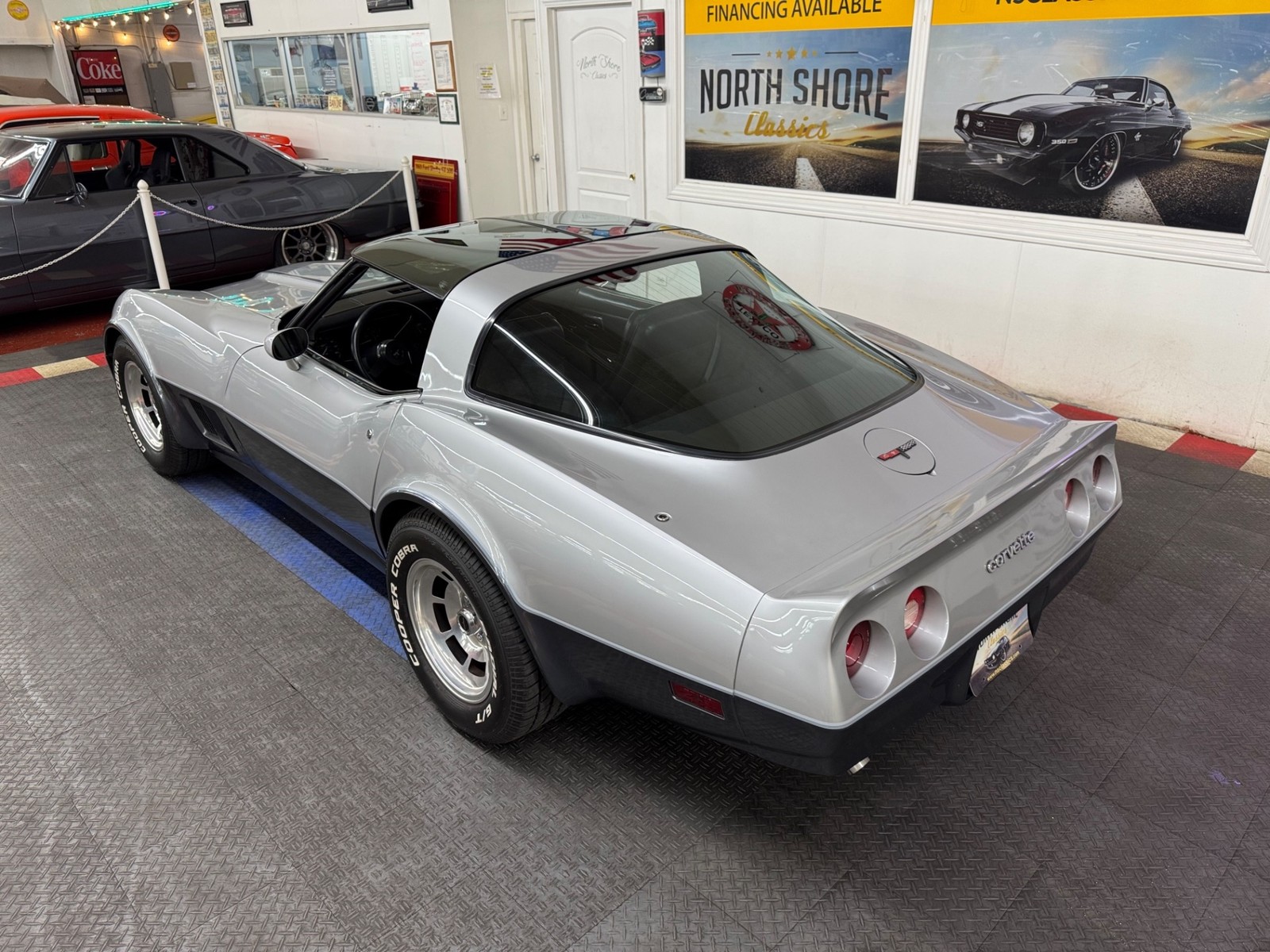 Chevrolet-Corvette-1981-Coupe-2