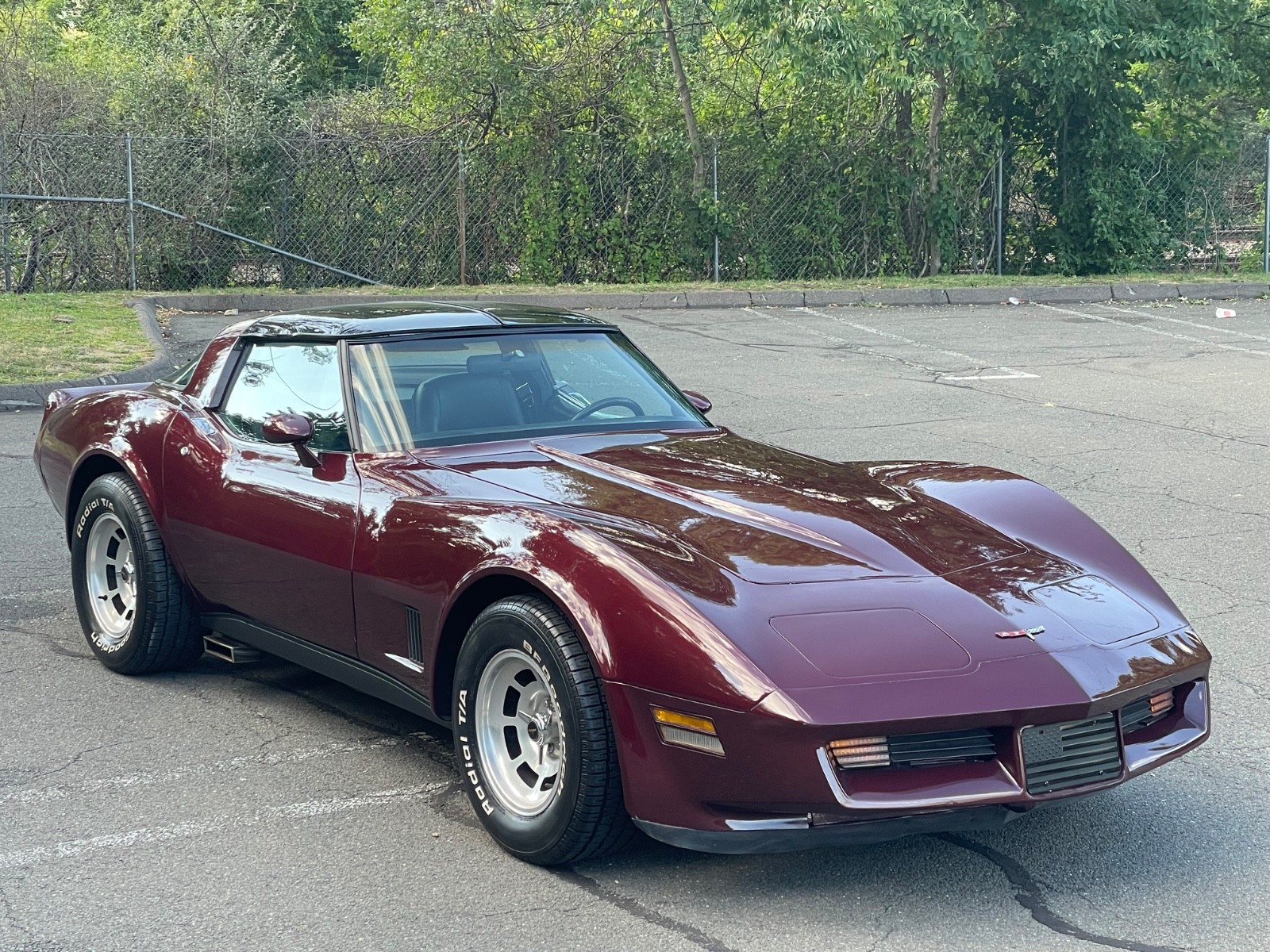 Chevrolet-Corvette-1981-Coupe-2