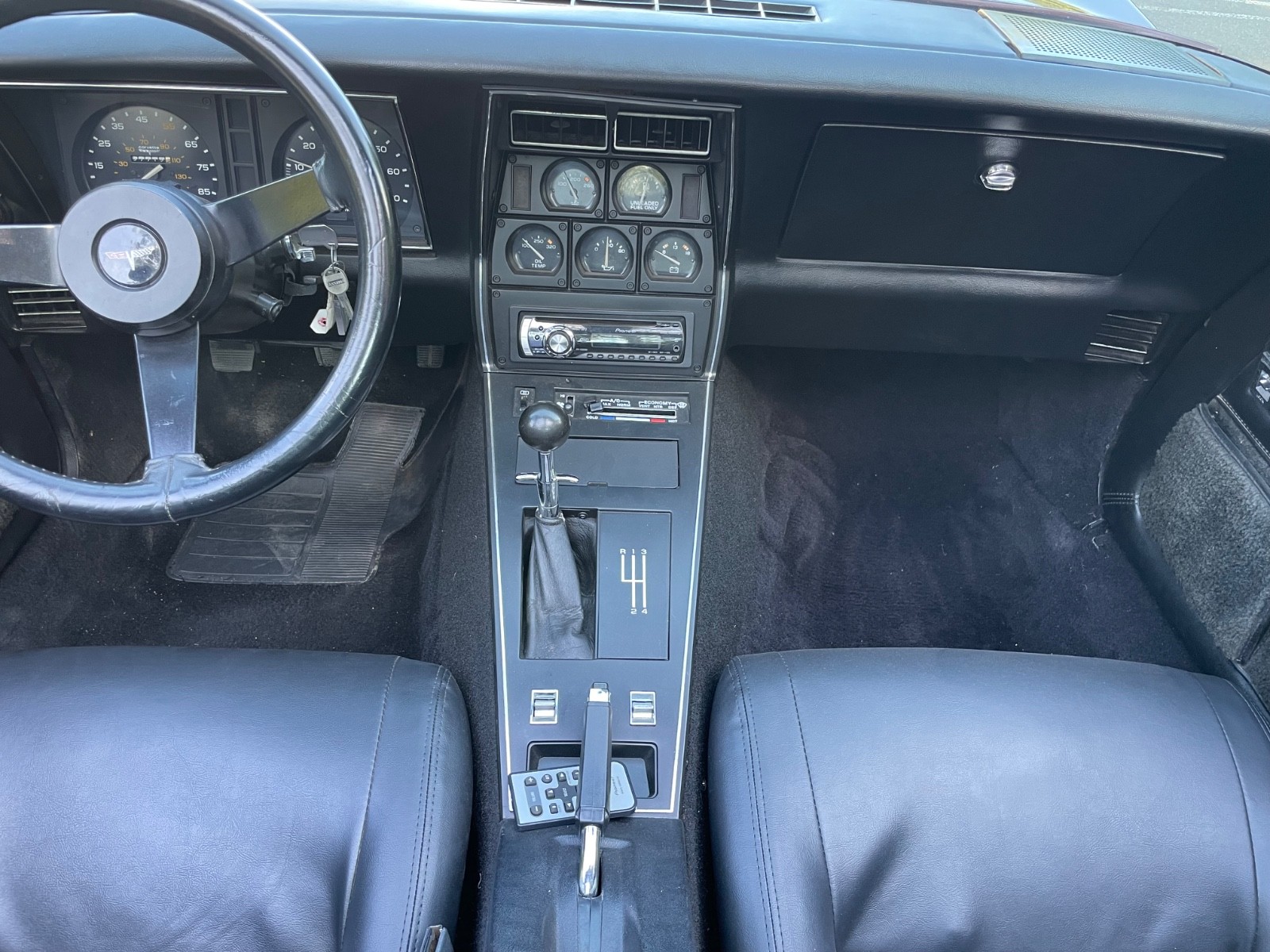 Chevrolet-Corvette-1981-Coupe-22