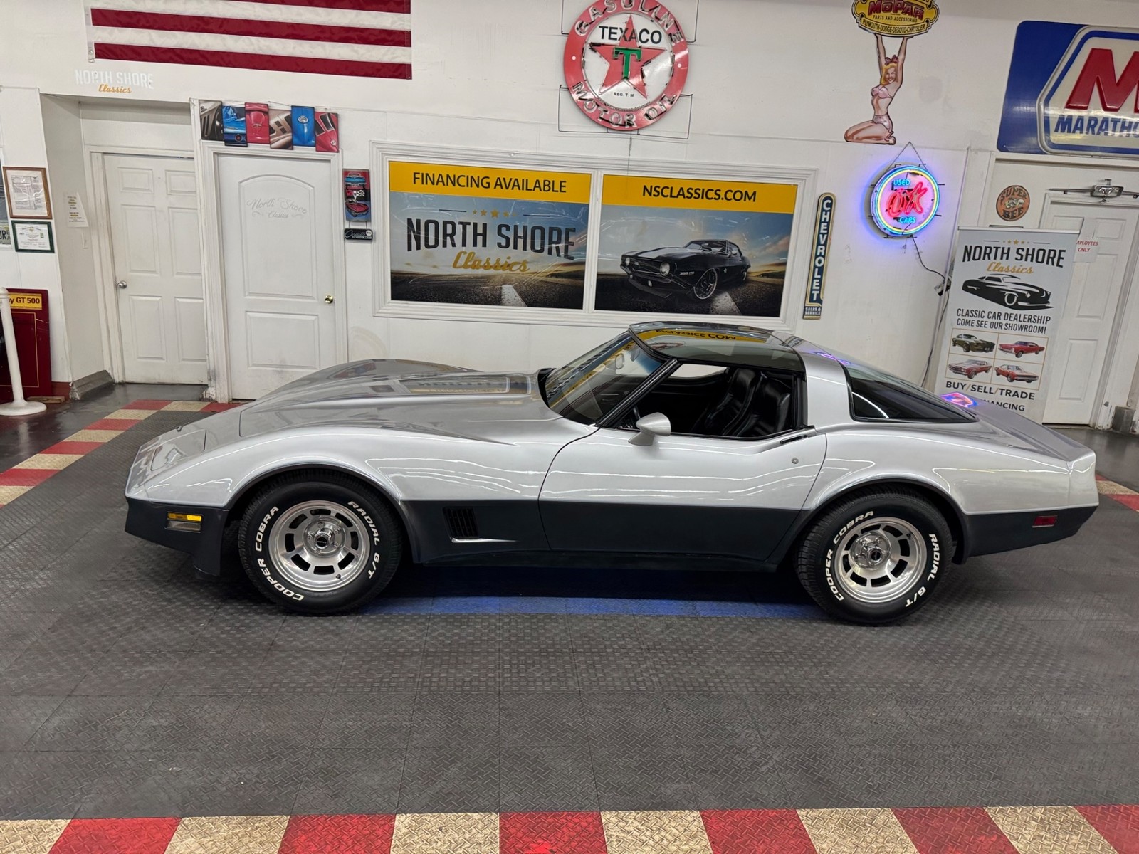 Chevrolet-Corvette-1981-Coupe-22