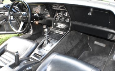 Chevrolet-Corvette-1981-Coupe-25