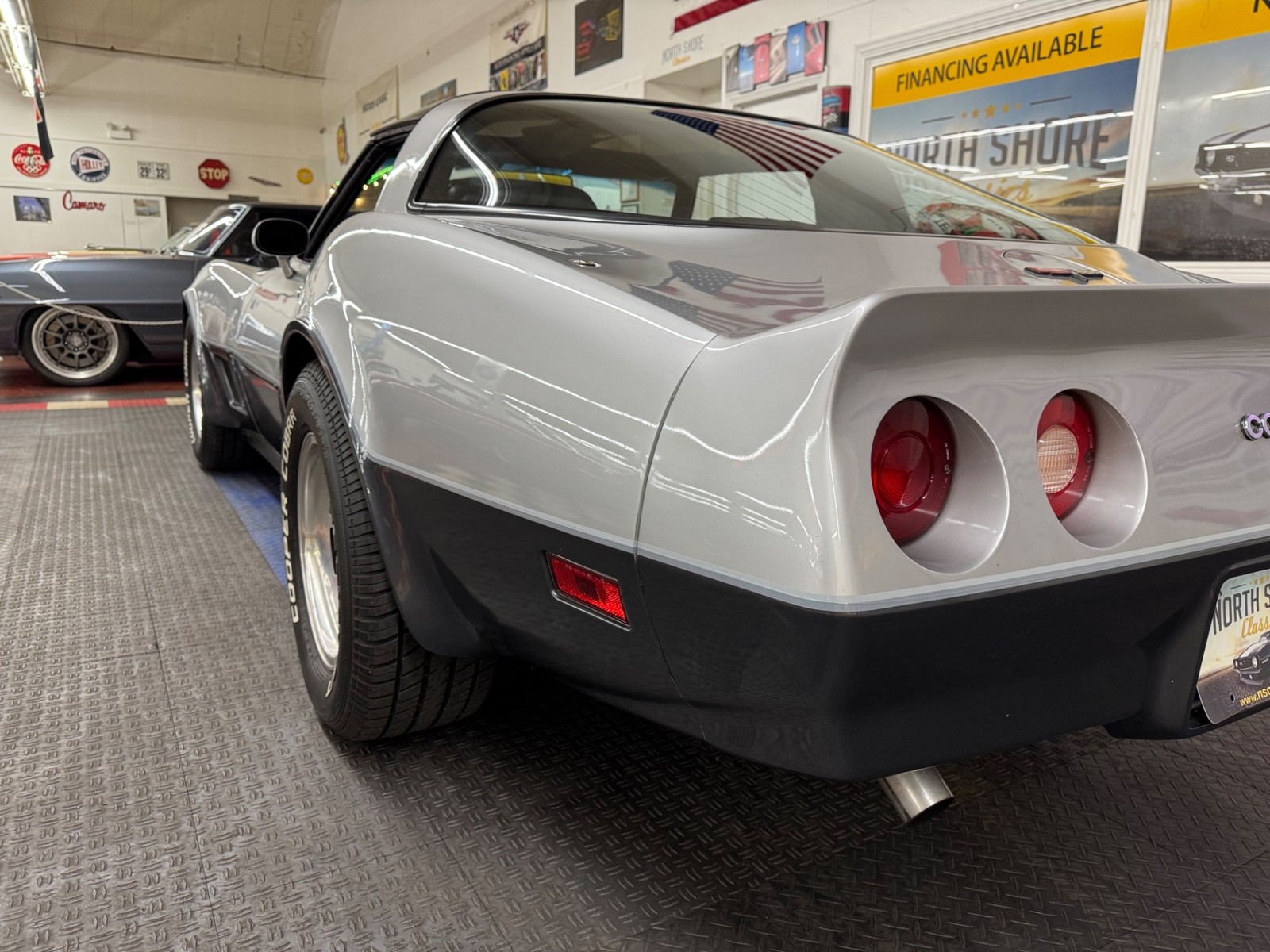 Chevrolet-Corvette-1981-Coupe-26