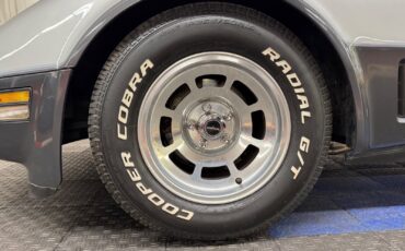 Chevrolet-Corvette-1981-Coupe-27