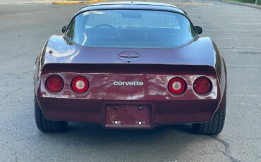 Chevrolet-Corvette-1981-Coupe-5