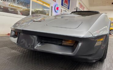 Chevrolet-Corvette-1981-Coupe-8