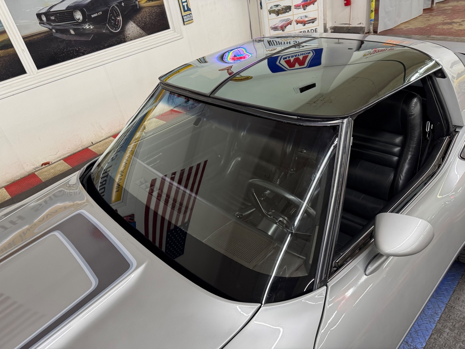 Chevrolet-Corvette-1981-Coupe-9