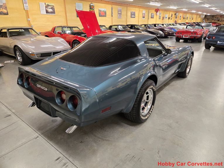 Chevrolet-Corvette-1982-Blue-gray-32