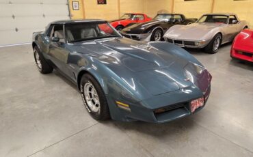 Chevrolet-Corvette-1982-Blue-gray-34