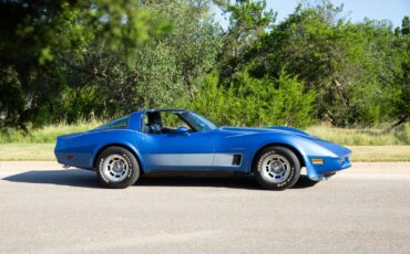 Chevrolet-Corvette-1982-Coupe-1