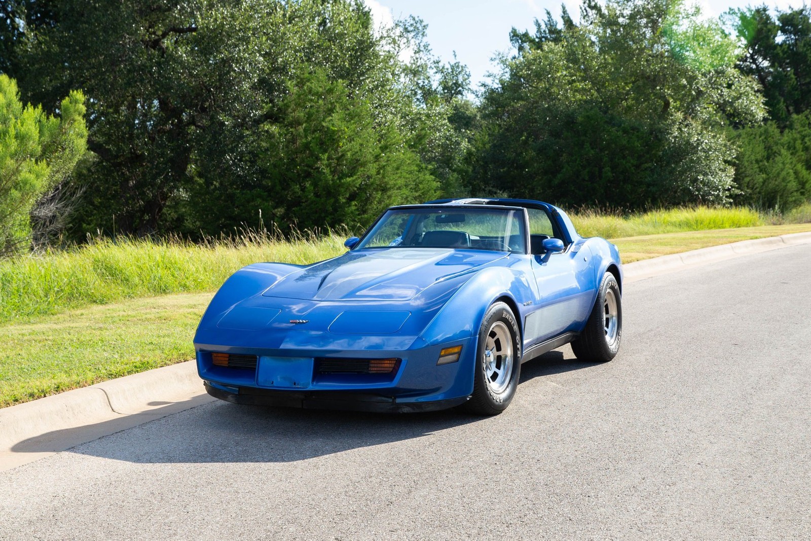 Chevrolet-Corvette-1982-Coupe-13