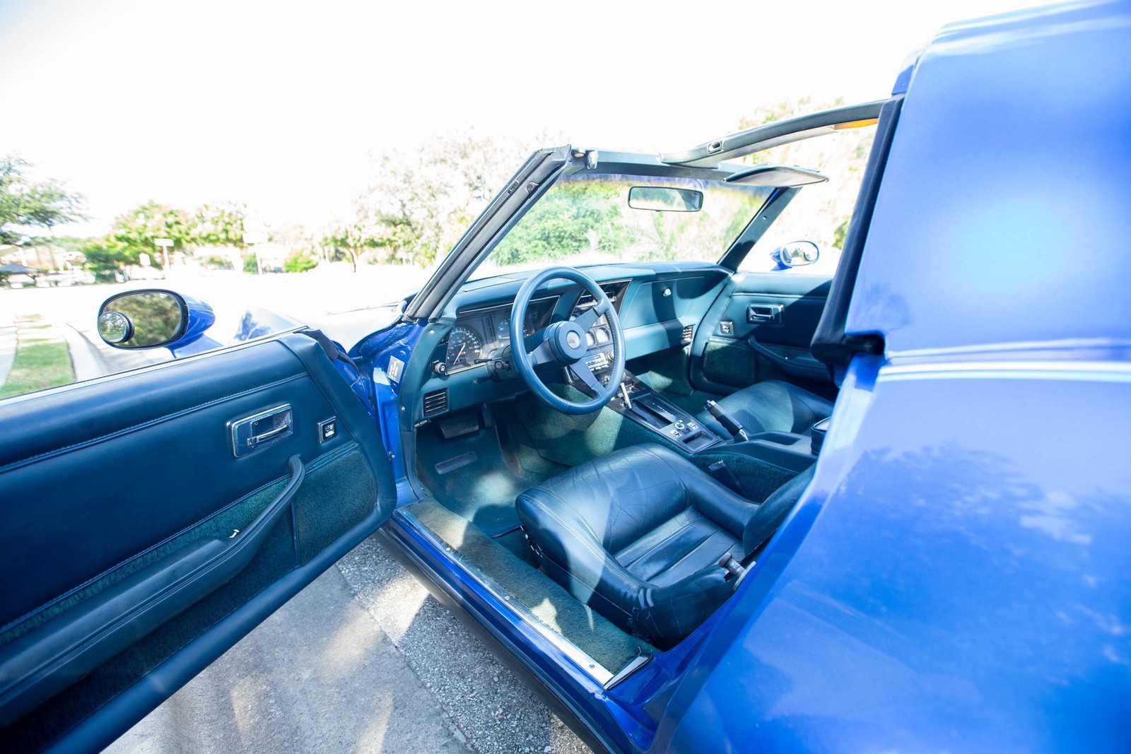 Chevrolet-Corvette-1982-Coupe-17