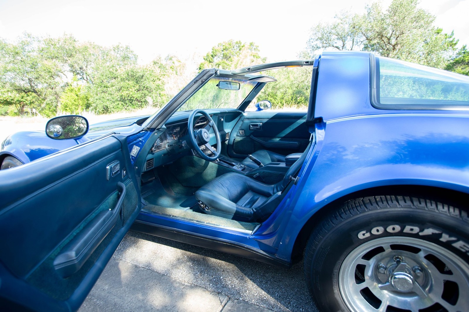 Chevrolet-Corvette-1982-Coupe-18