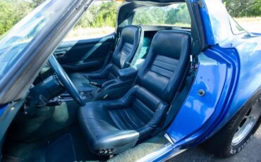 Chevrolet-Corvette-1982-Coupe-21