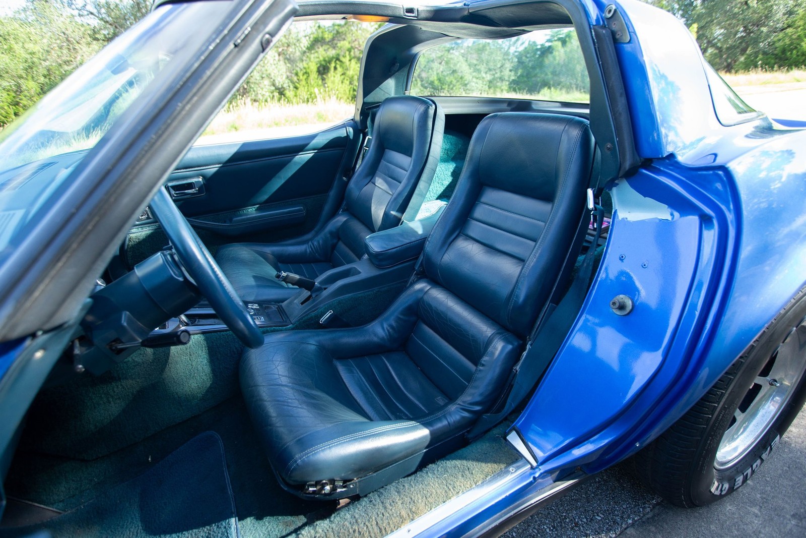 Chevrolet-Corvette-1982-Coupe-21