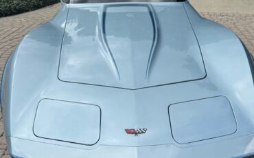 Chevrolet-Corvette-1982-Coupe-4