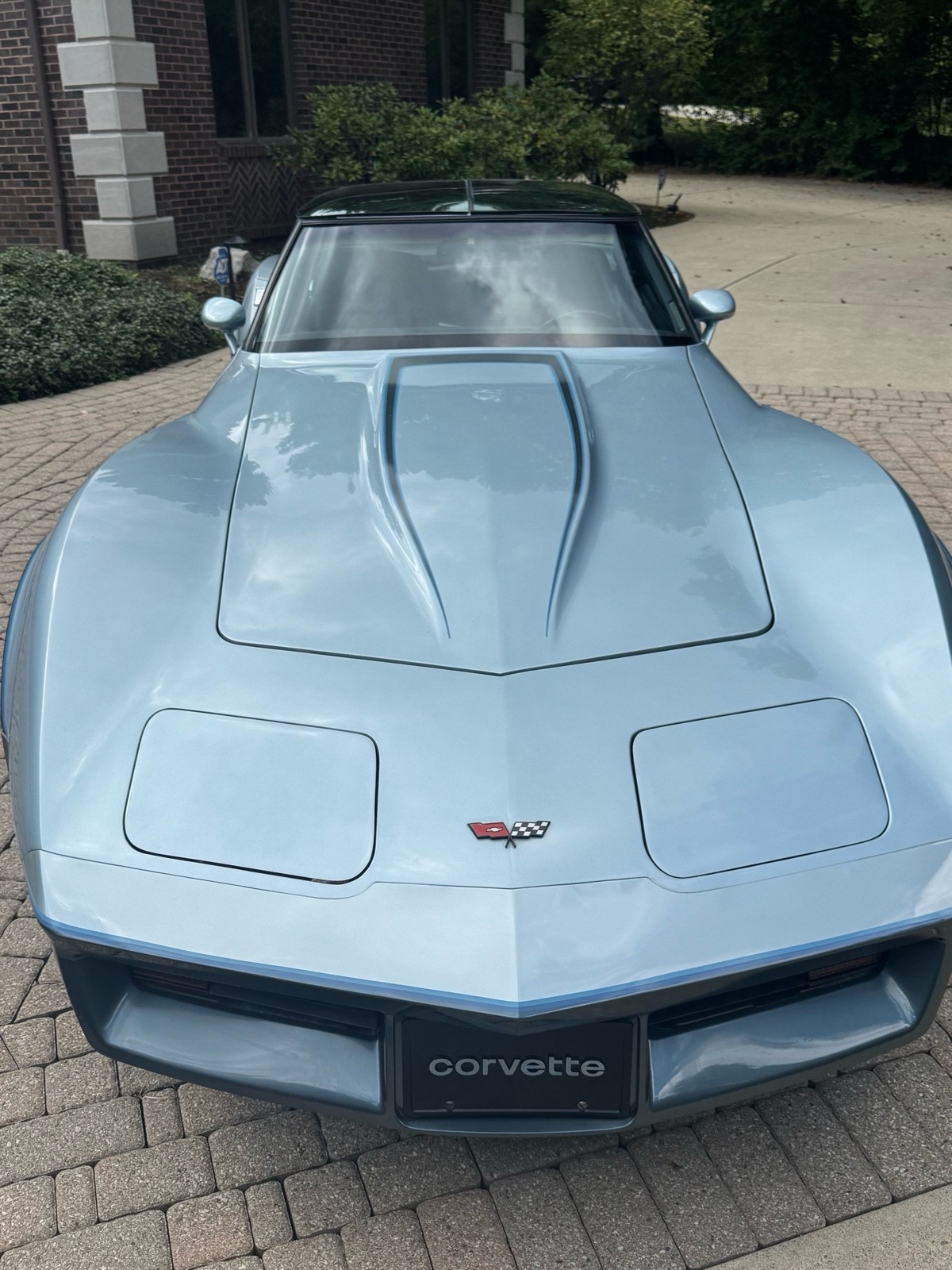 Chevrolet-Corvette-1982-Coupe-4