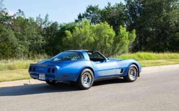Chevrolet-Corvette-1982-Coupe-5
