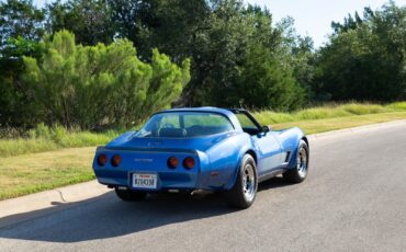 Chevrolet-Corvette-1982-Coupe-6