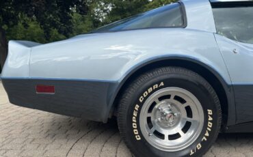 Chevrolet-Corvette-1982-Coupe-6