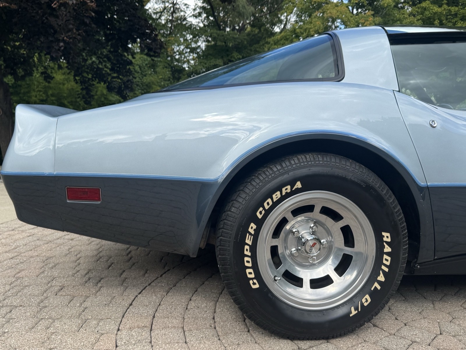 Chevrolet-Corvette-1982-Coupe-6