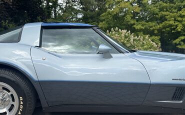 Chevrolet-Corvette-1982-Coupe-7