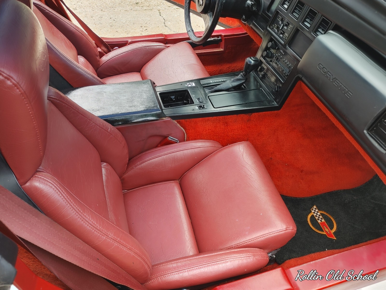 Chevrolet-Corvette-1984-Coupe-13