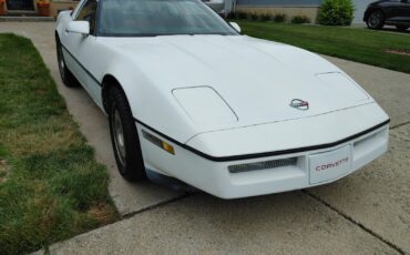 Chevrolet-Corvette-1984-Coupe-2