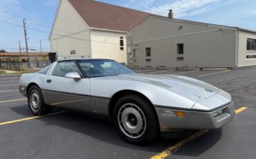 Chevrolet-Corvette-1984-Hatchback-10