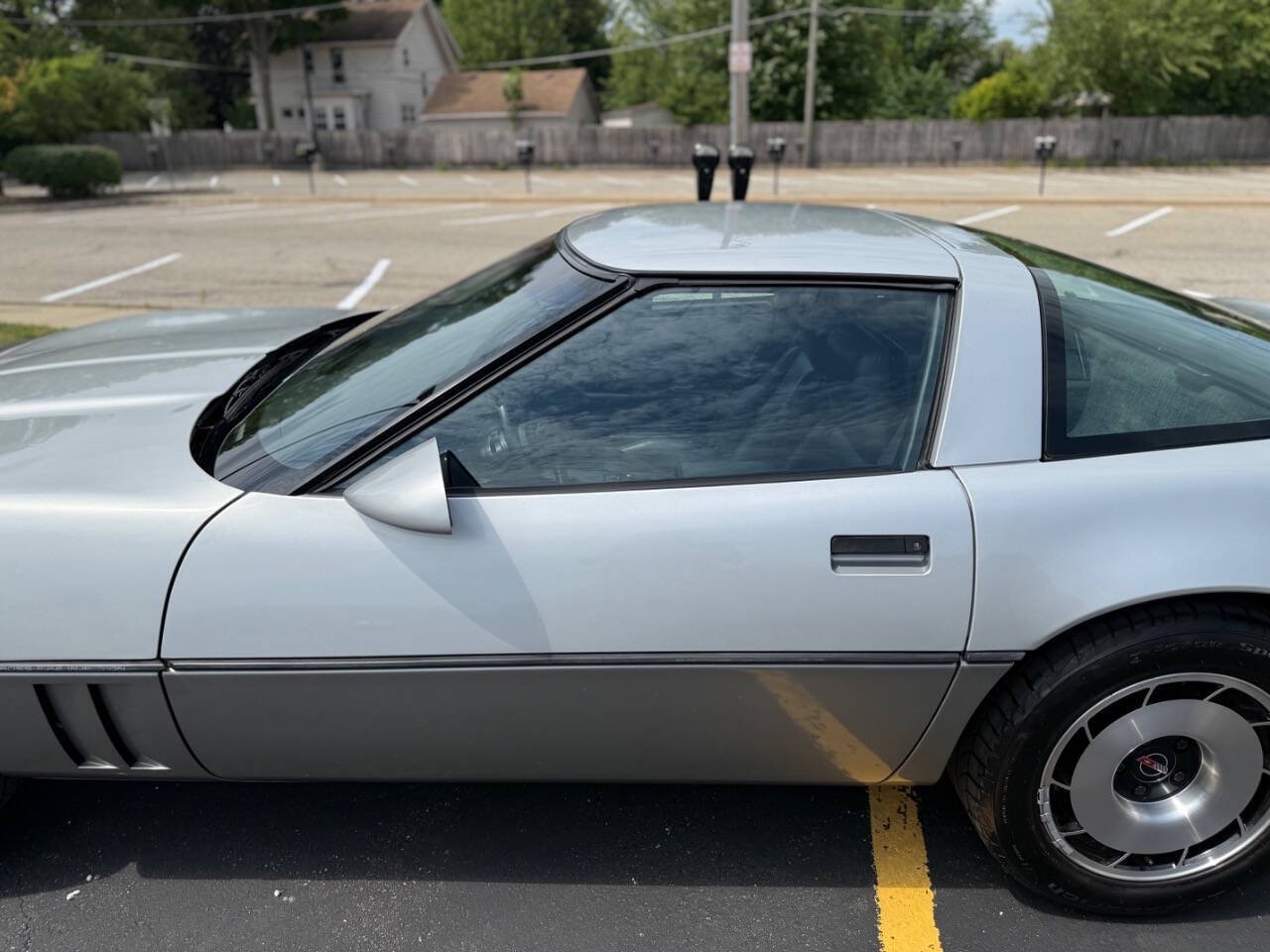 Chevrolet-Corvette-1984-Hatchback-14