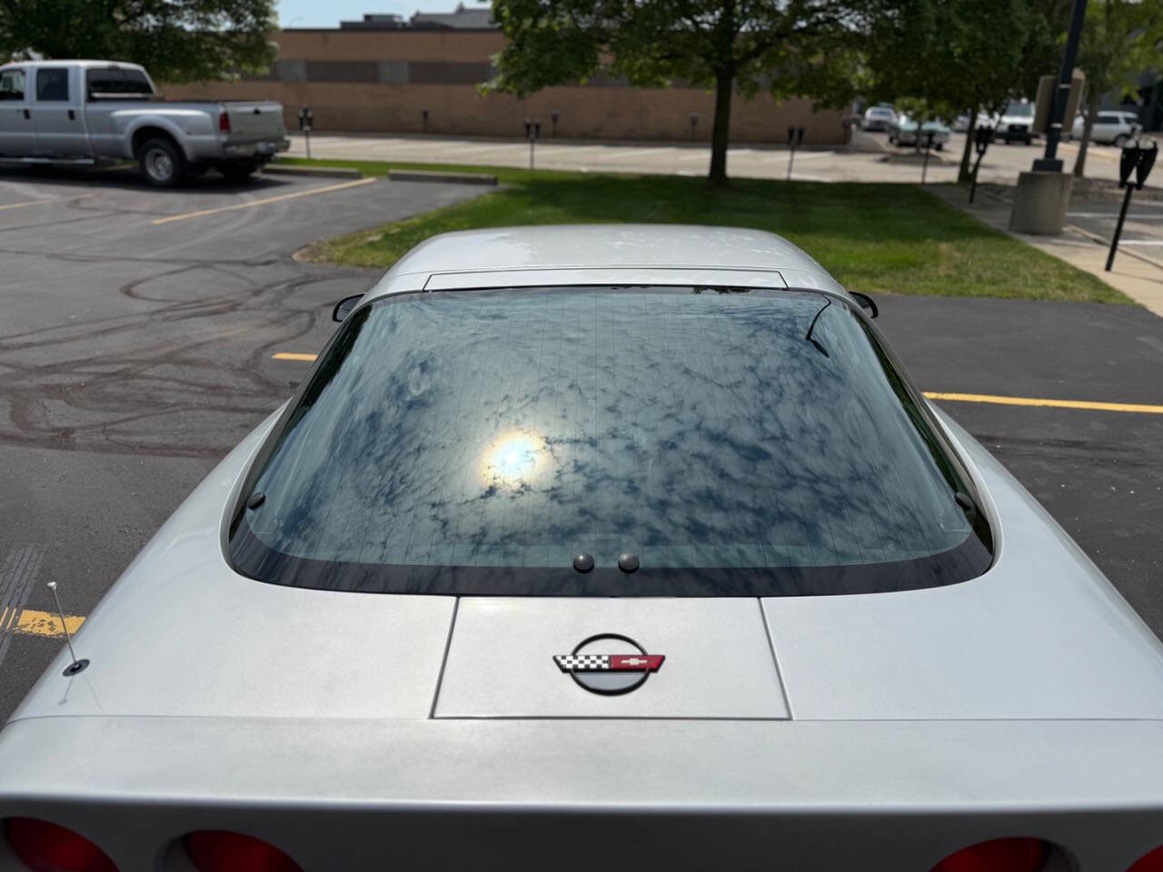 Chevrolet-Corvette-1984-Hatchback-16