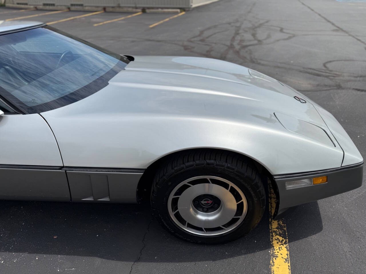 Chevrolet-Corvette-1984-Hatchback-19