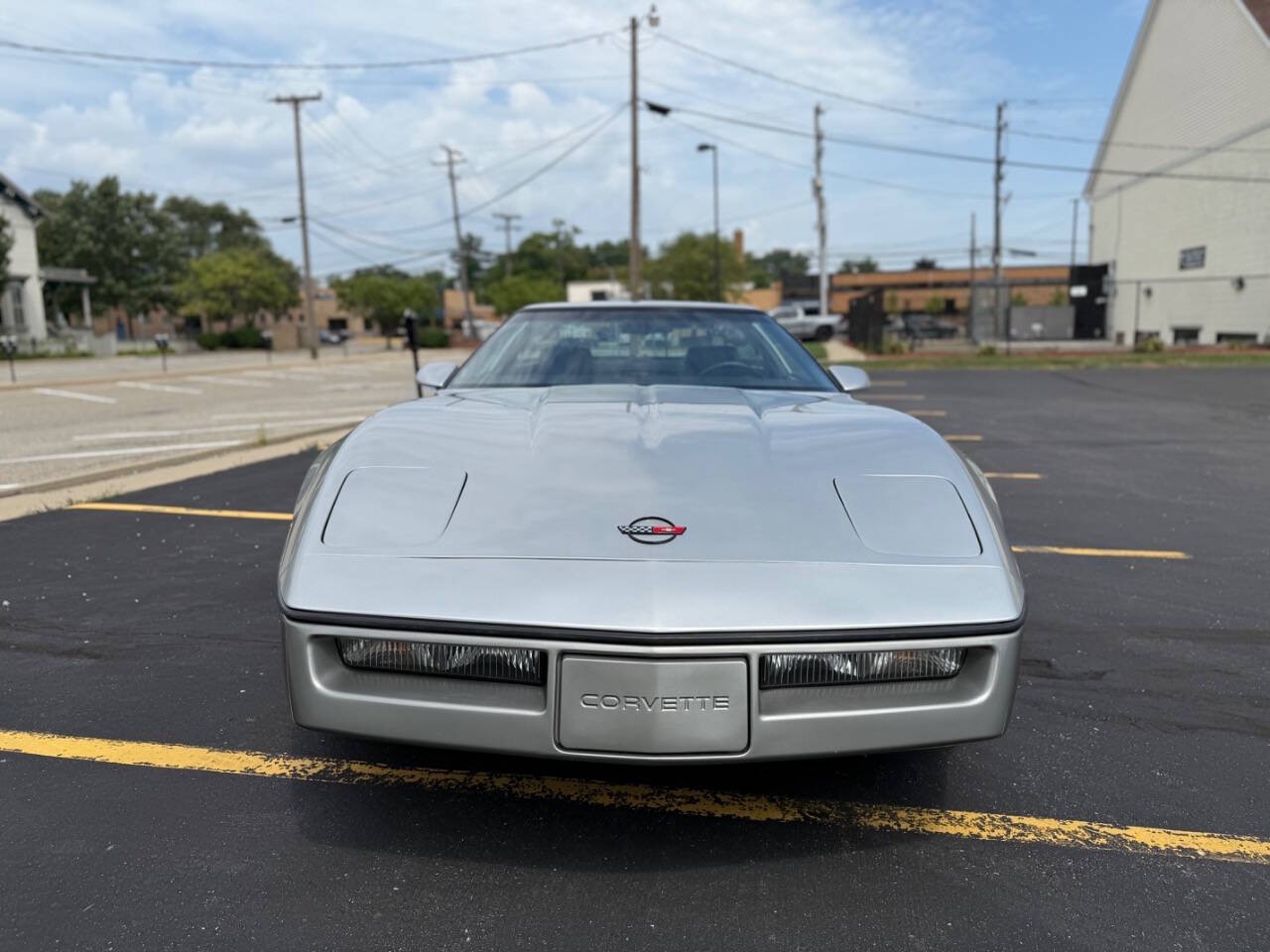 Chevrolet-Corvette-1984-Hatchback-2