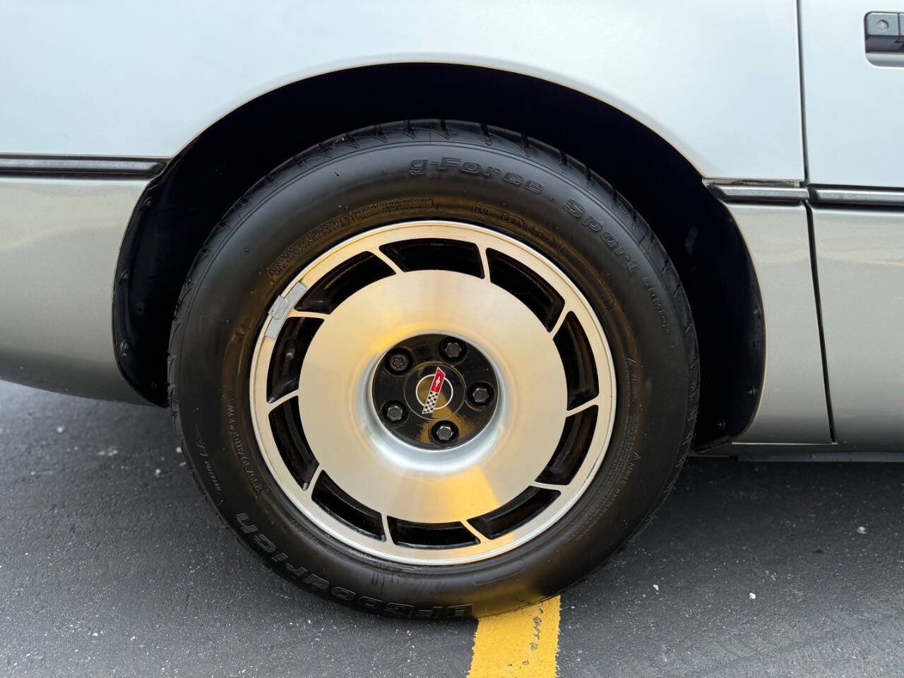 Chevrolet-Corvette-1984-Hatchback-21