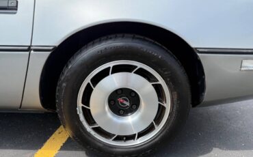Chevrolet-Corvette-1984-Hatchback-22